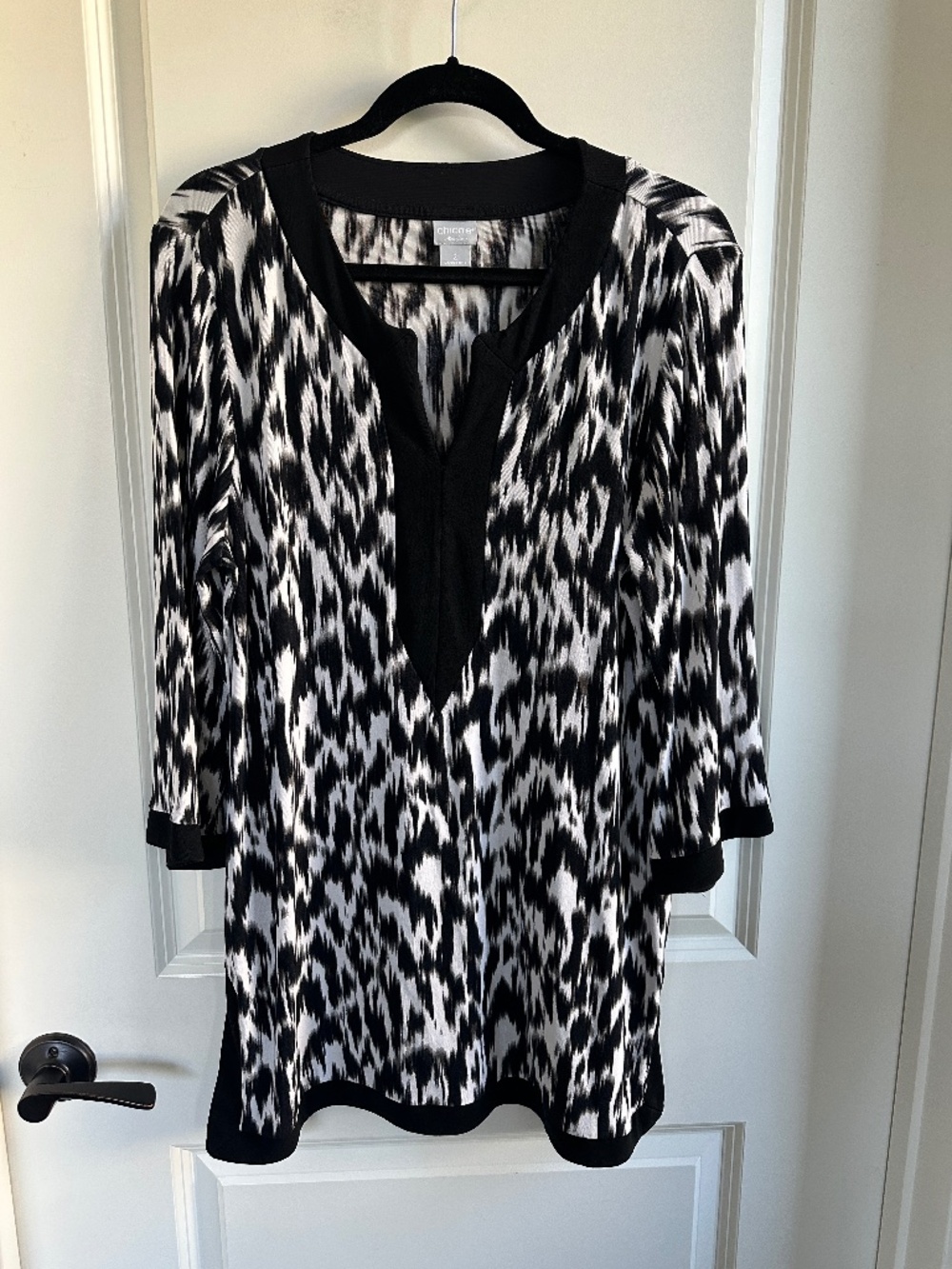 Chico's Travelers Black & White Abstract Tunic Chico's Size 2 / US 12 / L